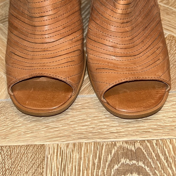 Paul Green Cayenne Peep Toe Bootie - 7.5 (UK size 5) NWOT - Picture 3 of 11